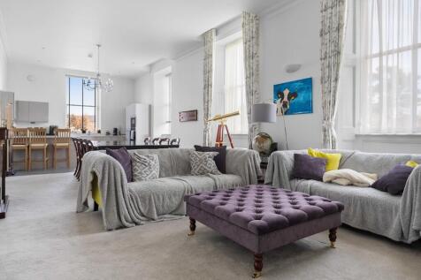 7 Blencowe Close,...