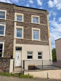 Top Floor Flat with Stunning Views Cliftonwood ** Building current has scaffolding on ** Gough Quarters are pleased to offer this bright and well-presented top floor flat in a highly sought-after posi