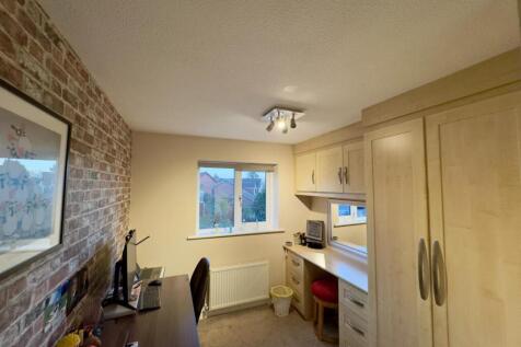 Bedroom 5 Photo 2, Clockhouse Grove, Burnley, 5 Be