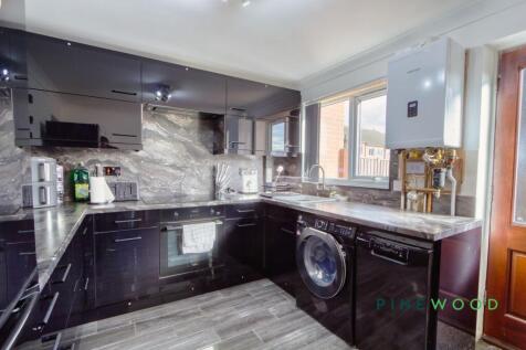 KITCHEN / BREAKFAST ROOM