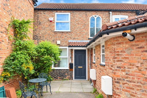 Office to rent in great givendale