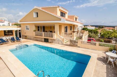 Villa with sea views and pool in Santa Ana
