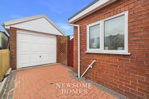 Detached Garage