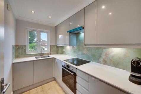 Daniels_Cygnet Close London, NW10_010.jpg