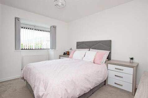 Bedroom 1.JPG