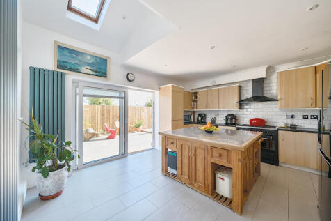 67f4dc515a9a0127250911