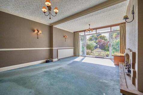 Extended Lounge to Rear