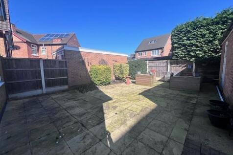 5 The Hollows garden.jpg
