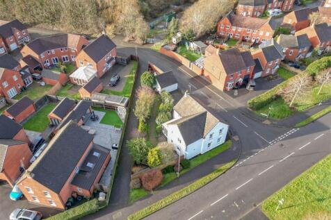 1 Buckingham Drive, Church Gresley