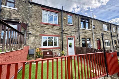Field Top, Bailiff Bridge, Brighouse - Bramleys Es
