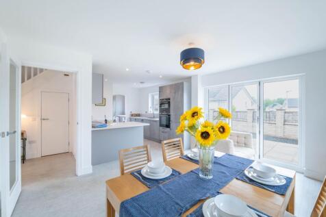 Fitted Kitchen/Dining/Family Room