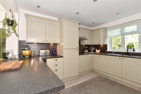 Kitchen/Breakfast Area