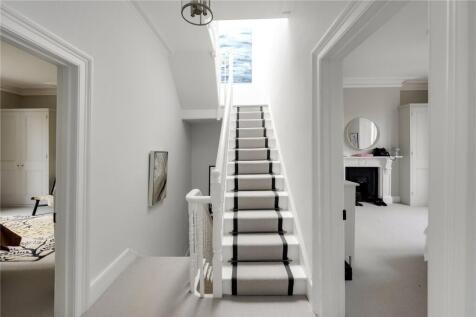 5 bed, 3 bath Semi-Detached in Bristol - Photo 4
