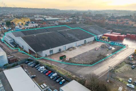 Light Industrial to rent in castleford