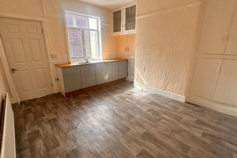 2 Bedroom Terraced in S63 9NB