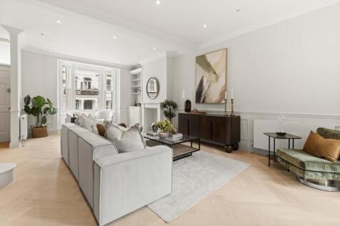 Full Width Living Room