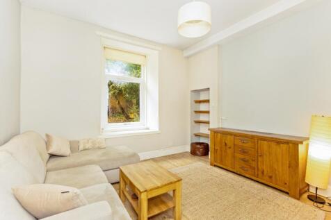 Furnished ground floor one bedroom flat with box room in Gorgie.