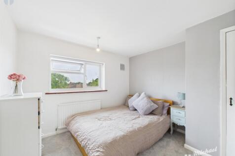 CAM03218G0-PR0694-STILL008