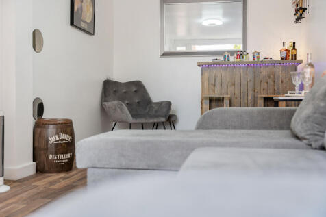66 FRESHWATER CLOSE-61.jpg