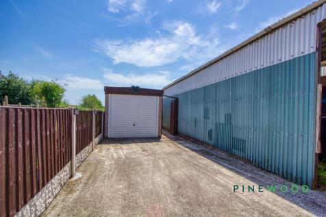 Garage / Parking space