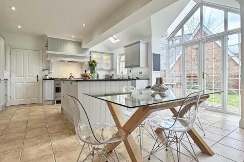 Kitchen Family Room.jpg