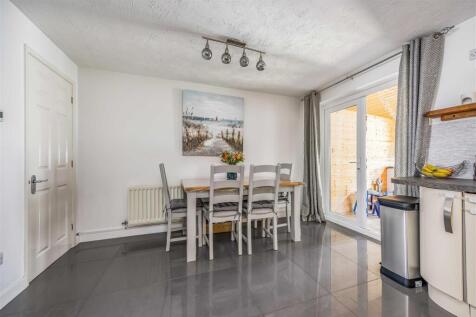 20 Milebush Road, Southsea-Small-PorticoMarketing-