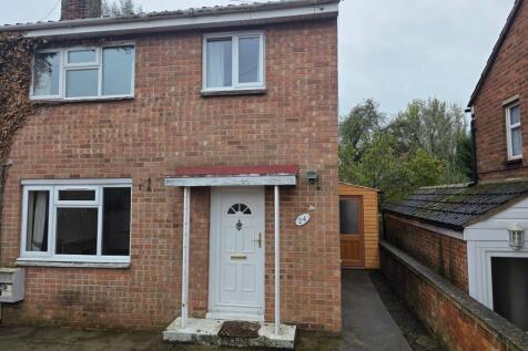 3 Bedroom Semi-Detached in LE14 2EN