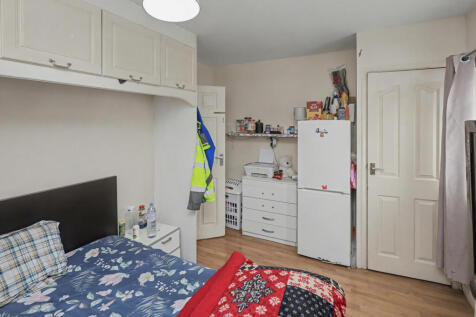31 Pleasant Way, Wembley, Middlesex HA0 1DG
