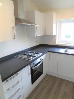 A 1st floor flat in a well maintained block, located a short walk from Wilmslow road, Withington & Fallowfield. Freshly refurbished to a high standard, this apartment will appeal to those seeking qual
