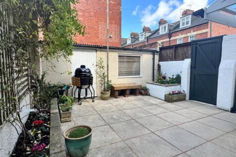 Rear Courtyard Garden
