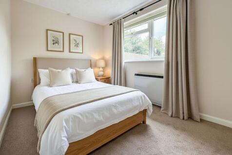 Bedroom (Virtually Furnished)