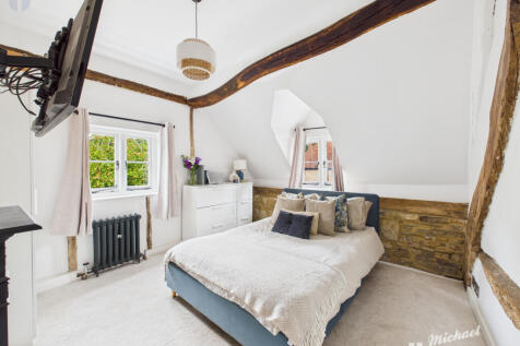 CAM03852G0-PR0408-STILL029