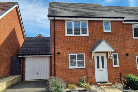 3 Bedroom Semi-Detached in SN6 8RT