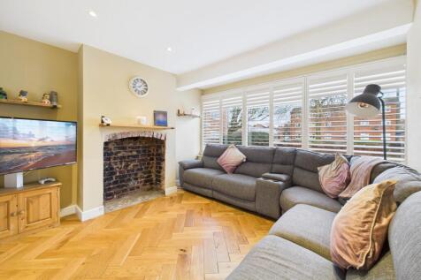 CAM01605G0-PR1204-STILL002