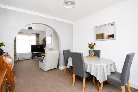 LoungeDiningRoom2.jpg