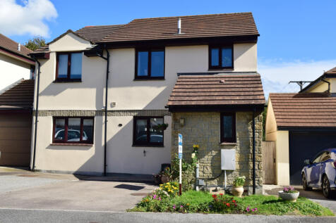 4 Bedroom Link Detached House for Sale