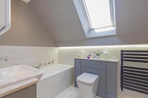 Luxury Re-Fitted Bathroom