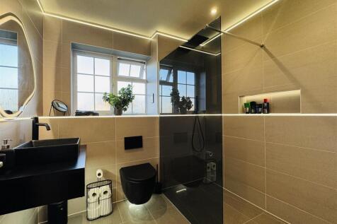 BATHROOM: