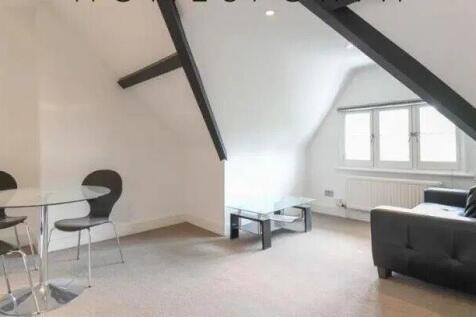 Located in the heart of Willesden Green this terraced house arranged on three floors is situated in a quiet, pretty residential street.