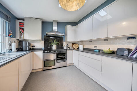 1408965-11-698c6c...