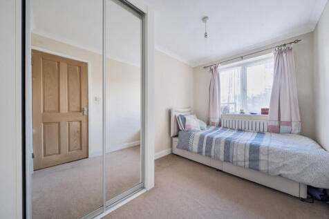 1349302-9-68b9c6d...