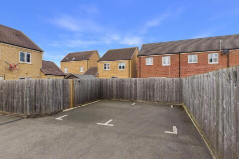 EweMove - Spalding - Witham Rd - Car Parking