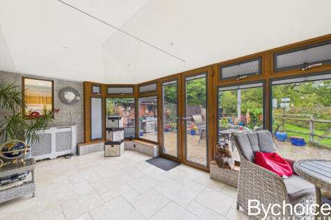 CAM05454G0-PR0065-STILL014