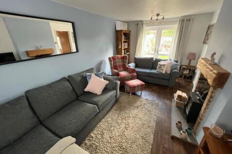 Lounge 1.jpg