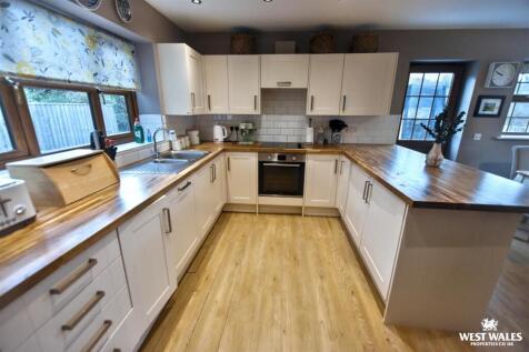 4 - 2025-12-01T122900.943.jpg