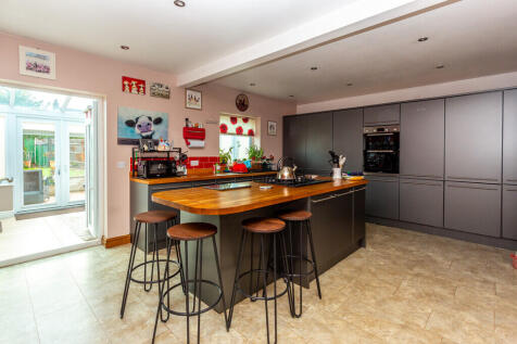 Kitchen/Dining Ro...