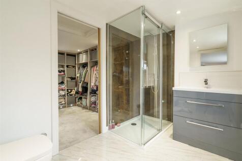 En-Suite To Master And Dressing Room