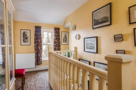 Rockery Cottage Landing.jpg