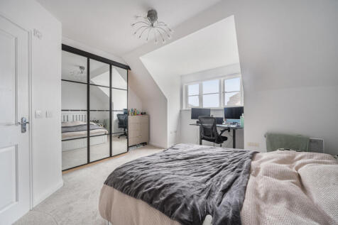 1373660-14-690247...