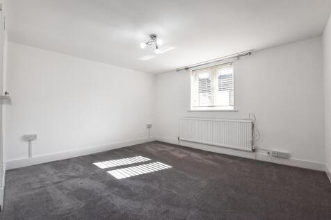 Bedroom 1.jpg